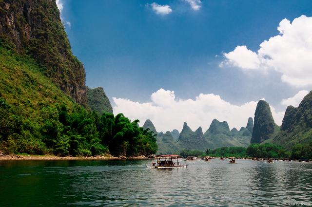 王中王100期期一肖,最佳夏季度假胜地推荐：中国境内的炎热夏日天堂